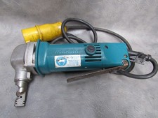 A GOOD WORKING MAKITA NIBBLER