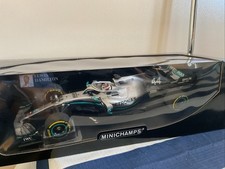 Minichamps 1:18 Lewis Hamilton Mercedes W10 F1 2019 World Champion 110190044