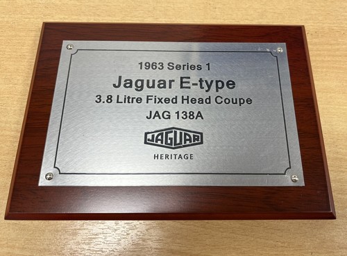 Jaguar type plaque - e,