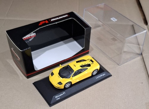 Minichamps mclaren roadcar - f1,