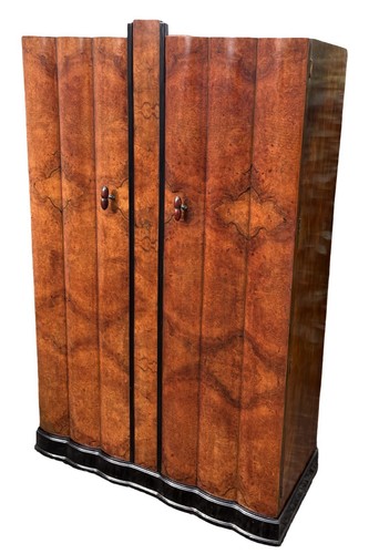 Art deco fluted walnut - art,