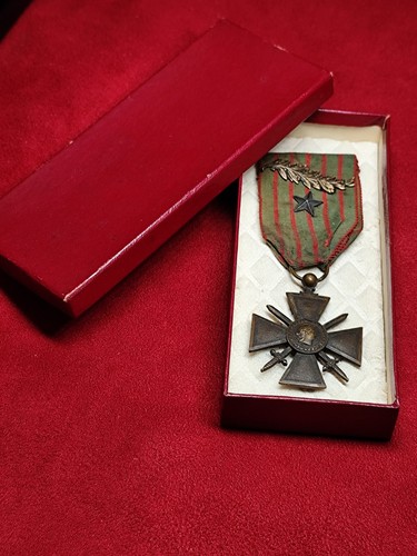 Military medal croix guerre - medal, de