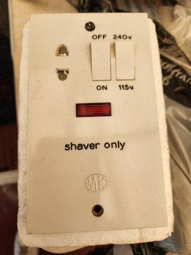 Shaver socket - shaver,