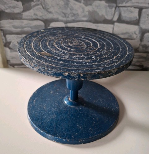 Vintage cast iron pottery - cast,