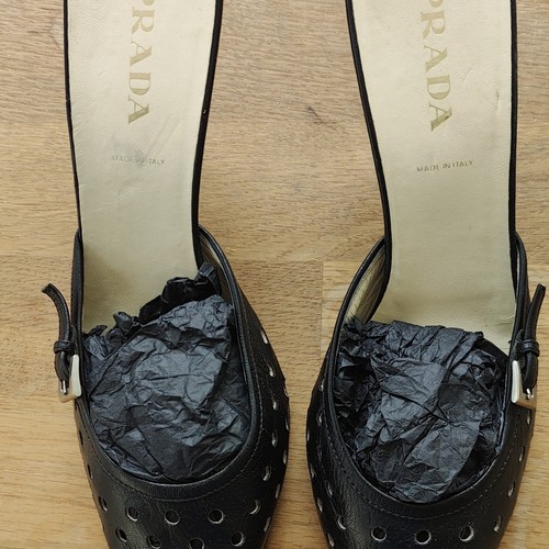 Prada black leather pointed - black,