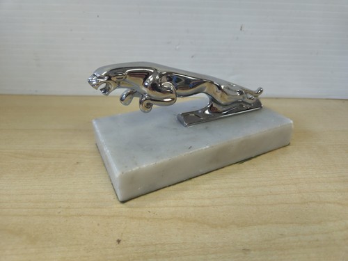 Jaguar leaping cat desk - leaping,