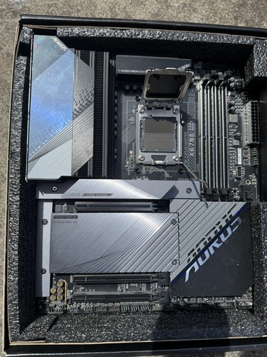 Gigabyte x670e aorus - aorus, master