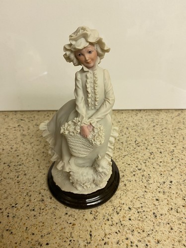 Belcari figurine girl - ,
