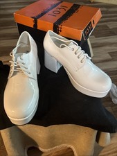 1031 By Ellie White Platform