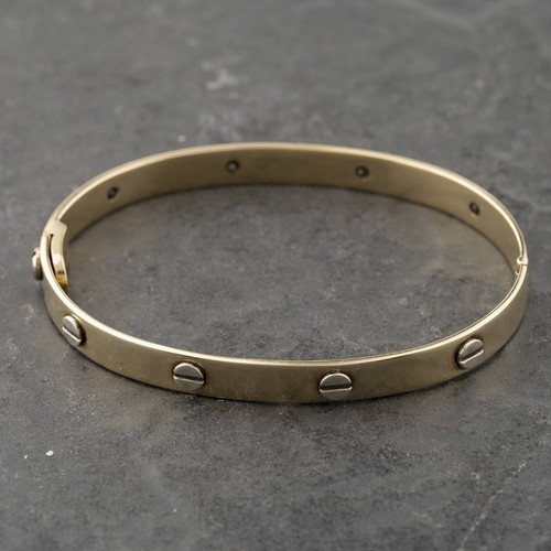 Second hand 9ct - second, colour