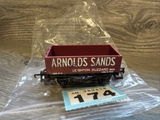 Hornby Red Arnolds Sands
