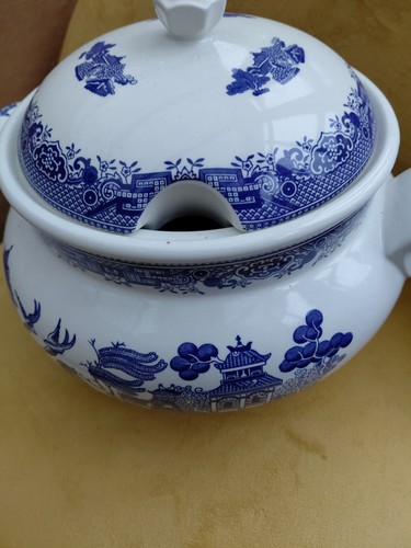 Vintage churchill lidded - churchill,