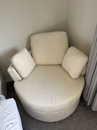 White cuddle chair swivel - white,