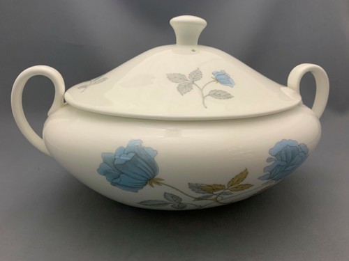 Wedgwood ice rose - rose, handled