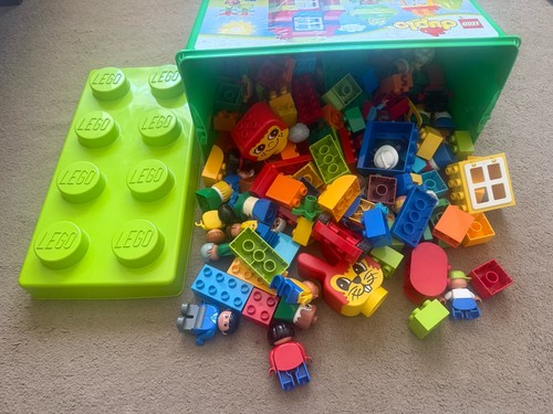 Duplo building blocks - building,