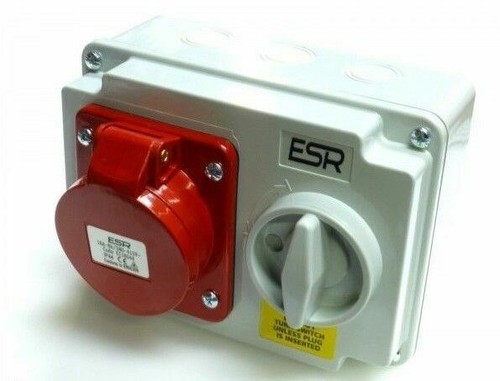 Interlocked switched socket - , 3
