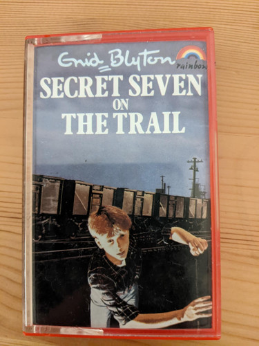 Enid blyton secret seven - secret,