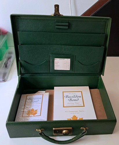 Vintage green letter - letter, writing