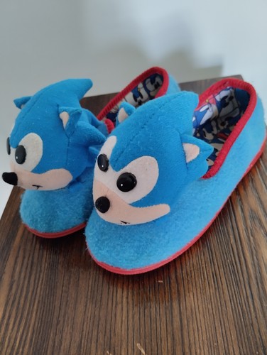 Sonic the hedgehog slippers - sonic,