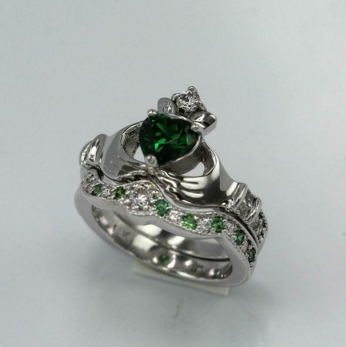 2ct heart lab created emerald - heart,