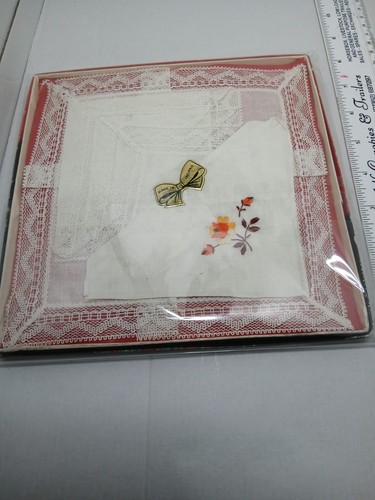 Vintage ladies hankerchiefs - ladies,