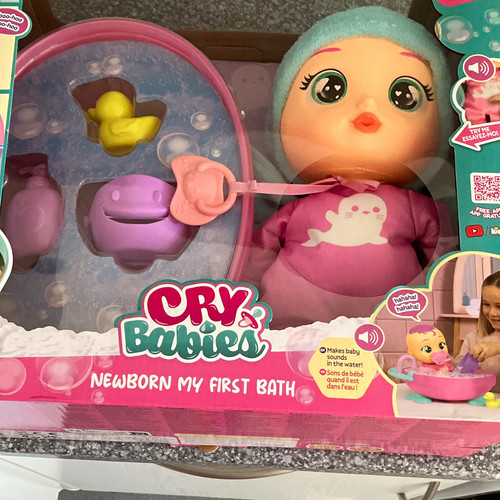 Cry babies newborn first - cry,