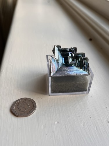 Medium bismuth crystal - medium,