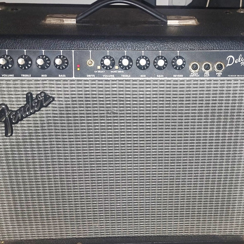 Fender deluxe guitar - fender,