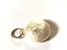 Vintage 9 ct gold real cultured flat pearl charm pendant. Width 9/16"