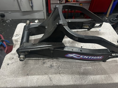 Gsxr750 05 swing arm - 04-05,