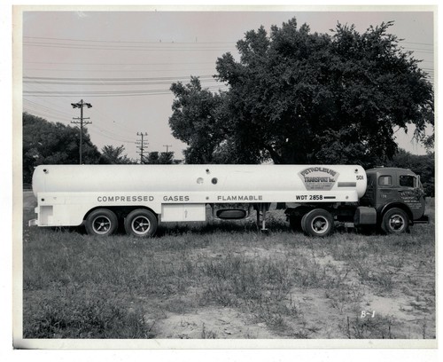 Circa 1950s photo - 1950s, b&w