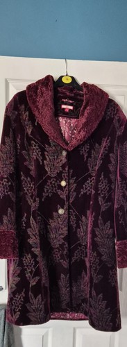 Unusual burgundy coat - burgundy,