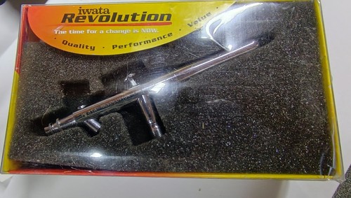 Iwata revolution bcr airbrush - iwata,