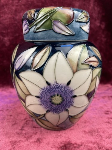 Lovely moorcroft ginger - a,