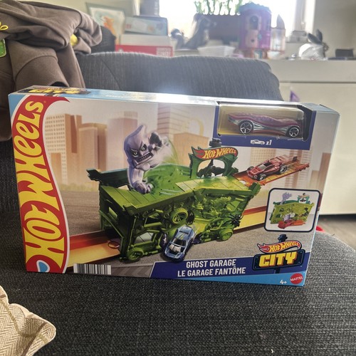 Hot wheels ghost garage - ghost,