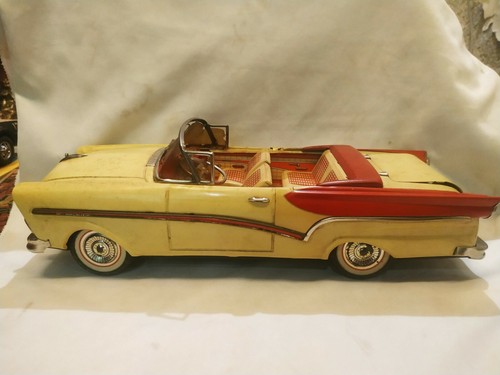 Vintage old tin toy bandai - tin,