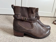 UGG Chocolate Brown ankle Boot 