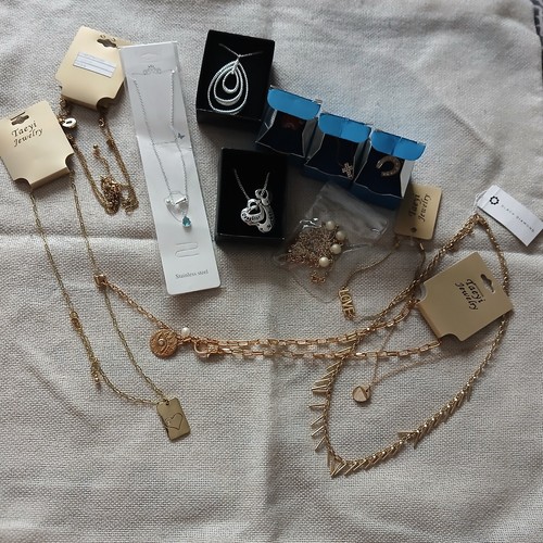 Jewellery bundle necklaces - bundle,