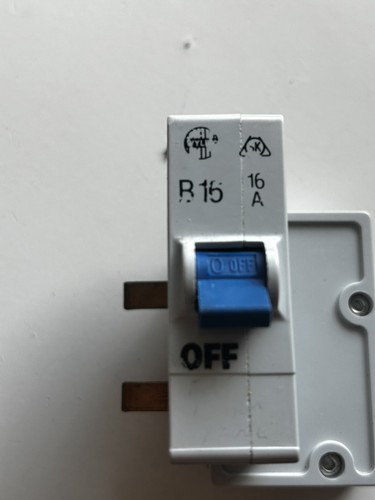Wylex type 240v - 16a, b16