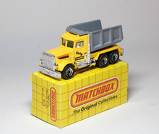 Matchbox Lesney Superfast Convoy MB 30 / 23 Peterbilt Dump Truck - LESNEY BASE