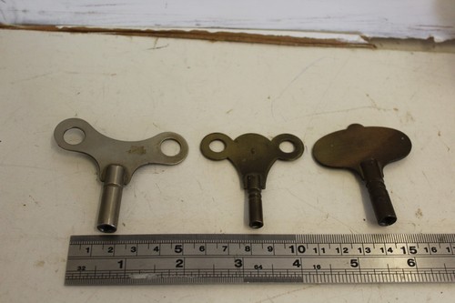 Vintage clock keys - x,