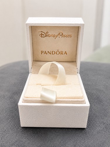 Disney parks pandora empty - pandora,
