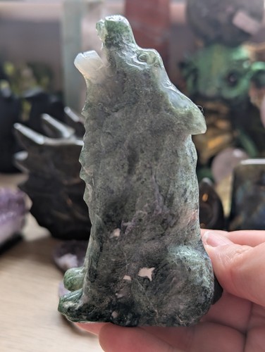 Moss agate large - wolf, carving