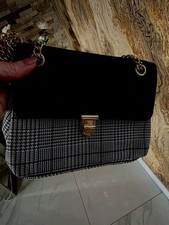 New Look Small Messenger Cross