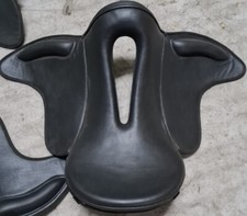 Black Light Weight Endurance Synthetic Saddle For Horse 16" To 18" Free straps