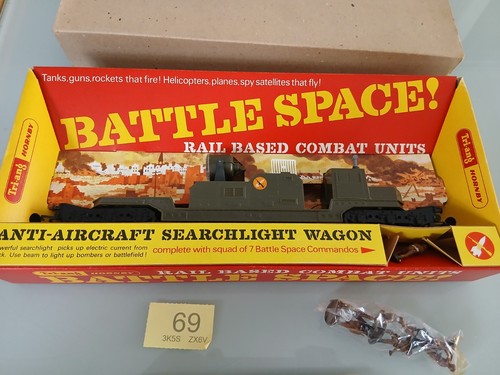 Triang scarce battle space - scarce,