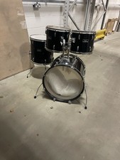 Pearl Forum Drum Kit 