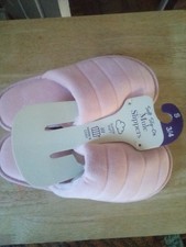 pink fluffy slippers size 3-4
