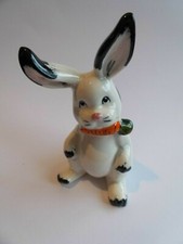 WADE EASTER BUNNY WITH CARROT LE 50