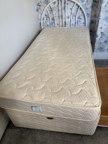 Two single beds - beds, with